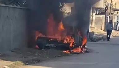 Park Halindeki Otomobilde Yangın!