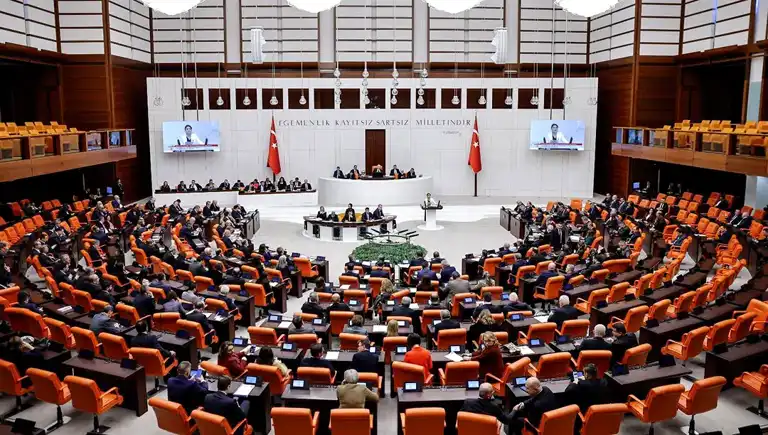 2025'te Yeni Anayasa Çalışmaları Başlıyor 2025'te Yeni Anayasa Çalışmaları Başlıyor